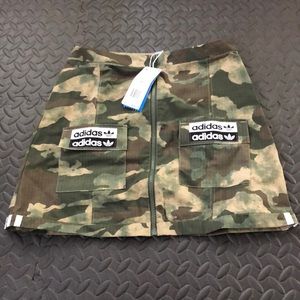 Adidas green Camo skirt NWT ED7456 XS